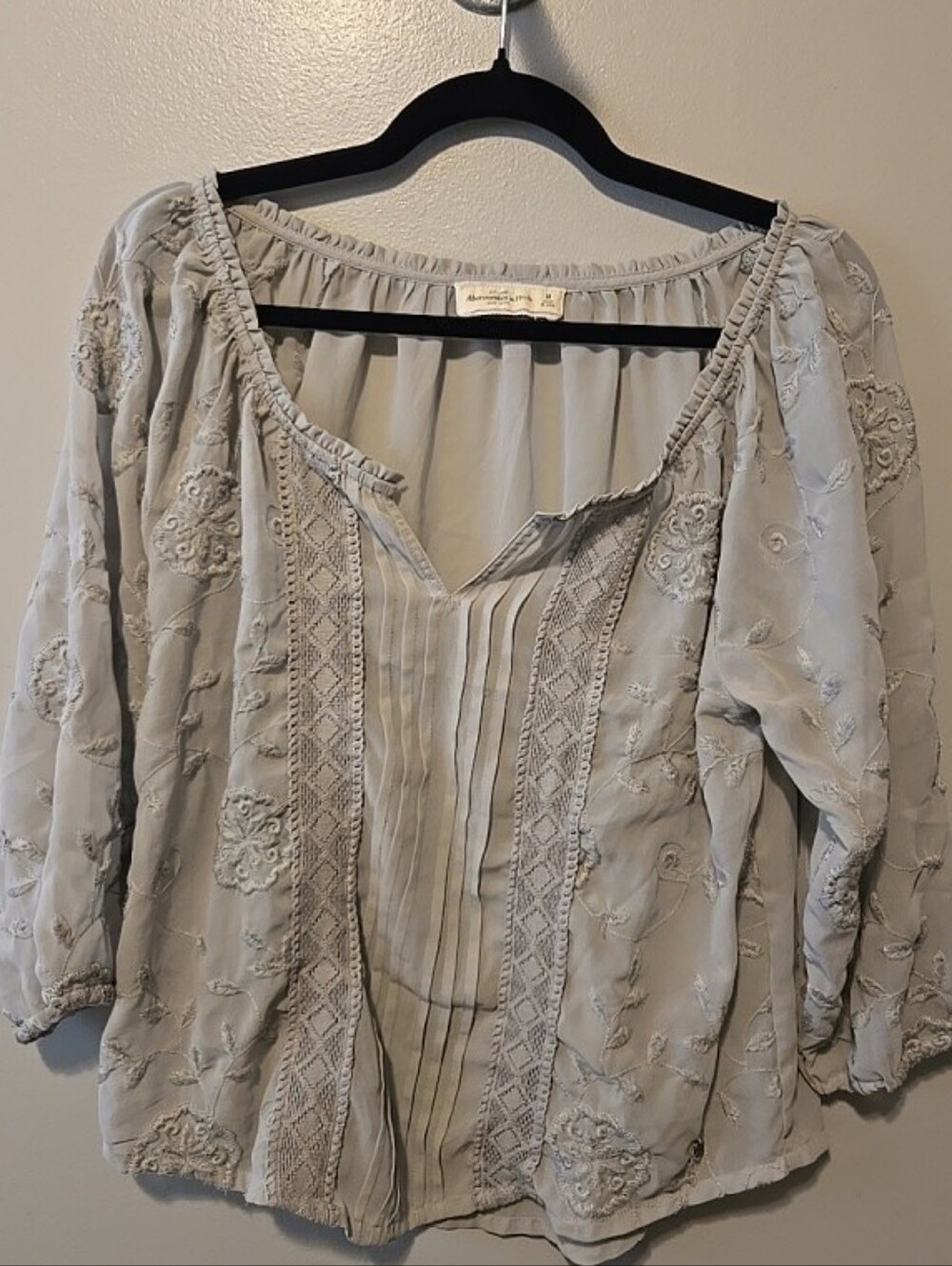 Abercrombie And Fitch Boho Floral  Embroidered Peasant Blouse - Light Gray